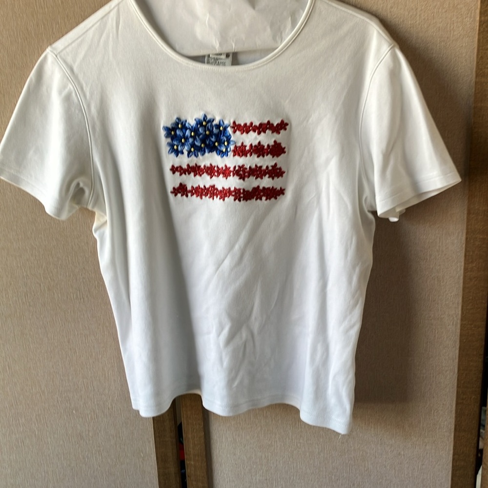 FINAL MARKDOWN Talbots decorative tee petite small